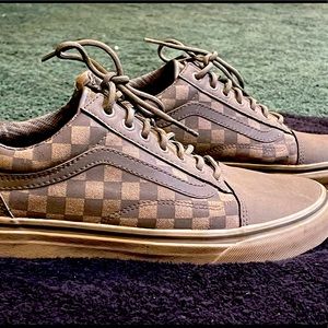 Vans size 9 1/2 waterproof vans waterproof shoelaces great for outdoor